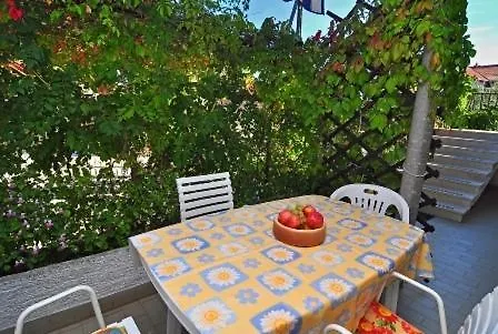 Lejlighed In With Terrace, Air Conditioning, Wi-fi Sukošan